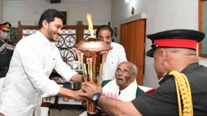సైనికులకు వందనం.. పురస్కార గ్రహితలకు నజారానా: సీఎం జగన్ ప్రకటన
