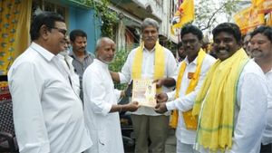 Kesineni Nani: టీడీపీలో మరో రఘురామ..చంద్రబాబుకు తలనొప్పి: కూతురు కోసం పార్టీలో!