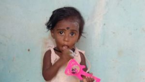 గుండె జబ్బుతో బాధపడుతున్న చిన్నారిని కాపాడుకుందాం..మన విరాళాలు మాత్రమే మోక్షితను బతికిస్తాయి..!