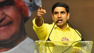 భయపెట్టాలనే అచ్చెన్న అరెస్ట్ .. ఓటమి భయంతో పిరికిపందలా జగన్ చర్య : లోకేష్ తో పాటు టీడీపీ నేతలు ఫైర్  