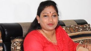 ఆ ఒక్క ట్వీట్‌తో జగన్‌ పరువంతా తీసిన అనిత- పులివెందుల పులి టైటిల్‌పై