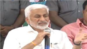త్వరలో ఢిల్లీకి జగన్: కార్మిక సంఘాలు కూడా: చంద్రబాబు సీక్రెట్‌గా ప్రేమ కలాపాలు: సాయిరెడ్డి