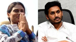వైఎస్ షర్మిల హాట్ కామెంట్స్: పార్టీ పెట్టడం జగన్‌కు ఇష్టం లేదు..