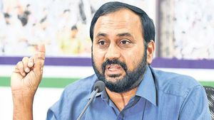 చంద్రబాబుకు సిఐడీ నోటీసుల వెనుక ఉంది  ఎమ్మెల్యే ఆర్కే .. ఆ ఫిర్యాదు మేరకే  నోటీసులు