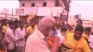  మొన్న బాలయ్య- నేడు అశోక్‌ గజపతిరాజు- మహిళా దినోత్సవం రోజున మహిళపై దాడి