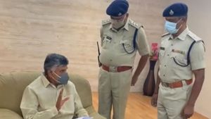 చంద్రబాబు పర్యటనకు అనుమతి ఇవ్వని కారణాలు ఇవే ... క్లారిటీ ఇచ్చిన చిత్తూరు , తిరుపతి అర్బన్ ఎస్పీలు 