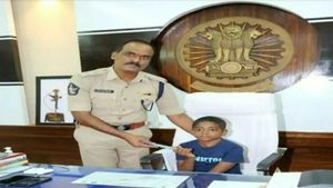  గుంటూరు అర్బన్‌ ఎస్పీగా బాలుడు- క్యాన్సర్‌ బాధిత చిన్నారికి పోలీసుల గిఫ్ట్‌