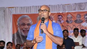 అవునా అర్వింద్.. పసుపుబోర్డు కాదు స్పైసెస్ ఎక్స్‌టెన్షన్ బోర్డు అట..
