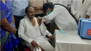 మంత్రి ఈటెల కూడా.. ప్రధాని తర్వాత కరోనా టీకా.. ఇవాళే