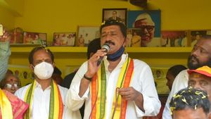 విశాఖ ఉక్కు కోసం ఎంపీలు , ఎమ్మెల్యేల రాజీనామాల డిమాండ్,  బీజేపీ, పవన్ స్పందించాలి : గంటా శ్రీనివాస్