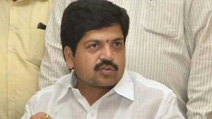కొల్లు రవీంద్రకు ఊరట- అరెస్టైన గంట్లలోనే బెయిల్‌- పోలీసులకు అక్షింతలు