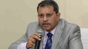  రేషన్ వాహనాలపై వెనక్కి తగ్గిన నిమ్మగడ్డ- వైసీపీ సర్కారుకు భారీ ఊరట
