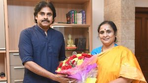 జనసేనాని పవన్‌తో తిరుపతి బీజేపీ అభ్యర్థి రత్నప్రభ భేటీ... ఎన్నికల వ్యూహంపై చర్చ...