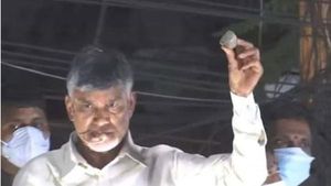  చంద్రబాబుపై రాళ్ళ దాడి ఆధారాల్లేవన్న డీఐజీ .. తిరుపతి  ఇష్యూ సీరియస్ అంటున్న తెలుగు తమ్ముళ్ళు !!