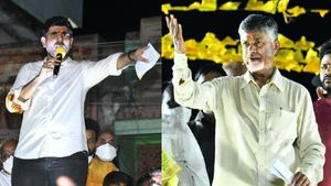 వైసీపీ అభ్యర్థిపై అనుచిత వ్యాఖ్యలు: చంద్రబాబు, లోకేష్‌లపై కేసు నమోదు 