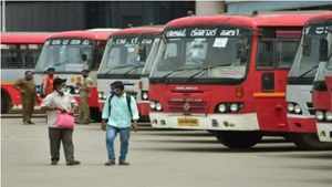Karnataka bus strike:స్తంభించిన ప్రజా రవాణా -ఆర్టీసీ సిబ్బందికి ఎస్మా వార్నింగ్ -పరీక్షలు వాయిదా
