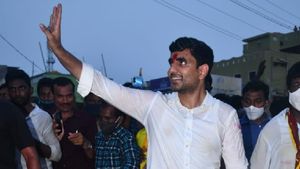 మోడీని చూసి ప్యాంటు తడుపుకునే బ్యాచ్ అవసరమా ? వైసీపీకి ఇంకో గొర్రెను గెలిపిస్తారా : లోకేష్ ధ్వజం 