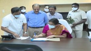 ఎస్‌ఈసీగా బాధ్యతలు స్వీకరించిన నీలం సాహ్నీ-4న పరిషత్‌ నోటిఫికేషన్‌ ?