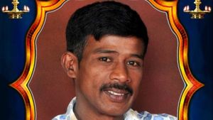  Wife Sketch: రోజూ అదే పంచాయితి, కాలితో భర్త గొంతు తొక్కి చంపేసిన భార్య, శీలం ! 