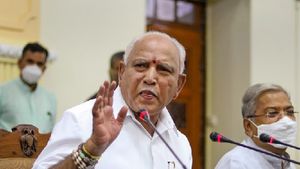 బీజేపీ ముఖ్యమంత్రిపై అవినీతి ఆరోపణలు: విచారణకు సమాయాత్తమౌతోన్న వేళ.. స్టే ఇచ్చిన సుప్రీం