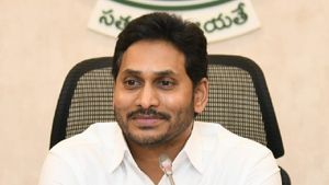 సీఎం జగన్‌తో ఆయుష్ కమిషనర్ భేటీ-ఆనందయ్య మందుపై చర్చ-ఆ తర్వాతే పంపిణీపై నిర్ణయం...