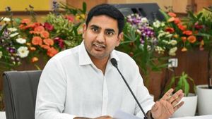 పాలవాడి కంటే ముందే మద్యం: లిక్కర్‌ను బ్యాన్ చేస్తామంటిరి క‌దా..ఈ యవ్వారమేందీ: నారా లోకేష్