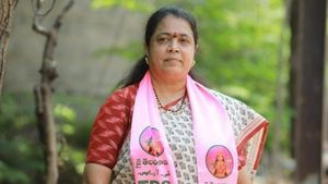 వరంగల్ కొత్త మేయర్‌గా గుండు సుధారాణి,డిప్యూటీ మేయర్‌గా రిజ్వానా... ఖమ్మంలోనూ అతివలకే పట్టం... 