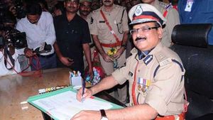 ఏపీ మాజీ డీజీపీ ప్రసాదరావు కన్నుమూత: ఫిజిక్స్‌పై బుక్