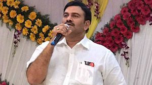 రఘురామ ఎఫ్‌ఐఆర్‌లో సంచలనం-రెడ్లు, క్రిస్టియన్ల టార్గెట్‌- టీవీ5, ఏబీఎన్‌ సాయం