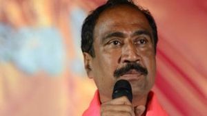 ఆనందయ్య మందుపై సంజయ్ హాట్ కామెంట్స్.. మూఢ నమ్మకాలు అని..