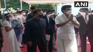 ముత్తువేళ్ కరుణానిధి స్టాలిన్ అను నేను..: హోం శాఖా ఆయన వద్దే..కంప్లీట్ లిస్ట్ ఇదే