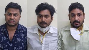 Bed Scam: పరుపుల బిజినెస్, పడుకుంటే రూ. లక్ష, నిన్న ఆంటీ, నేడు త్రిమూర్తులు, డీలింగ్ ! 