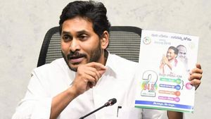  దేవుడి దయ..ప్రజల దీవెన: మరిన్ని అద్భుతాలు: ఇంటింటికీ ఆ డాక్యుమెంట్లు: వైఎస్ జగన్