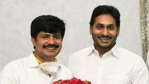 వైఎస్ జగన్‌తో తిరుపతి కొత్త ఎంపీ భేటీ: దానిపై అసంతృప్తి: కారణాలేమిటంటూ ఆరా!
