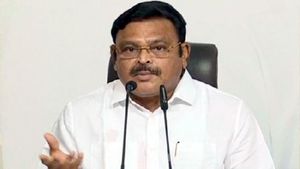  విశాఖలో టీడీపీ నేతల భూ కబ్జాలు.. అంబటి రాంబాబు ఆరోపణలు