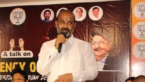 కేసీఆర్ ఏం చేసినా కమీషన్ల కోసమే... ఎన్నికలప్పుడే ఎస్సీ,ఎస్టీ,బీసీలు గుర్తొస్తారు : బండి సంజయ్
