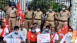 GVMCలో ఆస్తిపన్ను పెంపు రగడ- కౌన్సిల్‌ భేటీ రచ్చరచ్చ-మేయర్‌ వాకౌట్‌ 