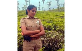 Lady police: పోలీసు క్వాటర్స్ లో శవమైన యువతి,  పక్కనే ప్రియుడు, కిటికీకి వేలాడుతూ, షాక్ ! 