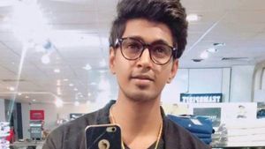 Youtuber Pubg Madan Arrested: మన్మధుడు మదన్ అరెస్టు, నెలకు రూ. 7 లక్షలు ఆధాయం, అమ్మాయిల దెబ్బతో !  
