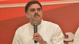  జాబ్ క్యాలెండర్ పేరుతో మోసం.. ఉద్యోగాలేవీ.. నాదెండ్ల మనోహర్ ఫైర్