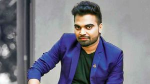 video : ఏపీ రాజధాని వ్యాఖ్యల వివాదం- సారీ చెప్పిన యాంకర్ ప్రదీప్‌
