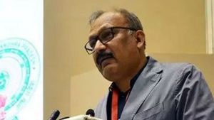 సీఎస్ ఆదిత్యనాథ్‌ ఆరునెలలు పొడిగింపు- కేంద్రం ఆమోదం- వద్దంటూ టీడీపీ లేఖ