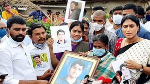 kcr ఇలాకాలో ys sharmila గర్జన -కరోనా మృతుల కుటుంబాలకు ఆర్థిక సాయం -నిరుద్యోగం, modi పథకంపైనా