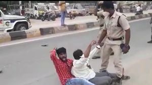 Adimulapu Sureshకు జాబ్ క్యాలెండర్ సెగ- అనంతపురంలో నిరుద్యోగుల నిరసనలు