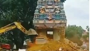 లేక్ బండ్ అభివృద్ధి: ఏడు హిందూ ఆలయాలను కూల్చేసిన కోయంబత్తూరు కార్పొరేషన్  