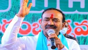 ఈటల ప్రజా జీవన యాత్ర.. వీర తిలకం దిద్ది, సాగనంపిన సతీమణీ జమున
