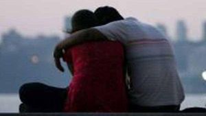 Illegal affair: సెక్సీ ఆంటీ, సిక్స్ ప్యాక్ ప్రియుడు, వేరే అమ్మాయితో పెళ్లి, విశ్వరూపం చూపించి !