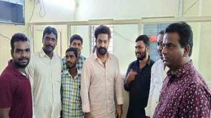 ఎమ్మార్వో ఆఫీసులో జూనియర్ ఎన్టీఆర్: ఆరున్నర ఎకరాల ల్యాండ్ రిజిస్ట్రేషన్, ఫొటోలు, సెల్ఫీలు..