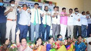 శభాష్ పాలమూరు అతివ: గిన్సిస్ బుక్‌లో చోటు, గ్రీన్ ఇండియా చాలెంజ్‌కు అంకితం