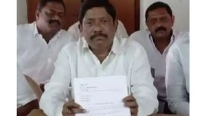 హుజురాబాద్ ఉపఎన్నిక వేళ... కాంగ్రెస్‌కు బిగ్ షాక్... టీఆర్ఎస్‌లో చేరనున్న కీలక నేత...